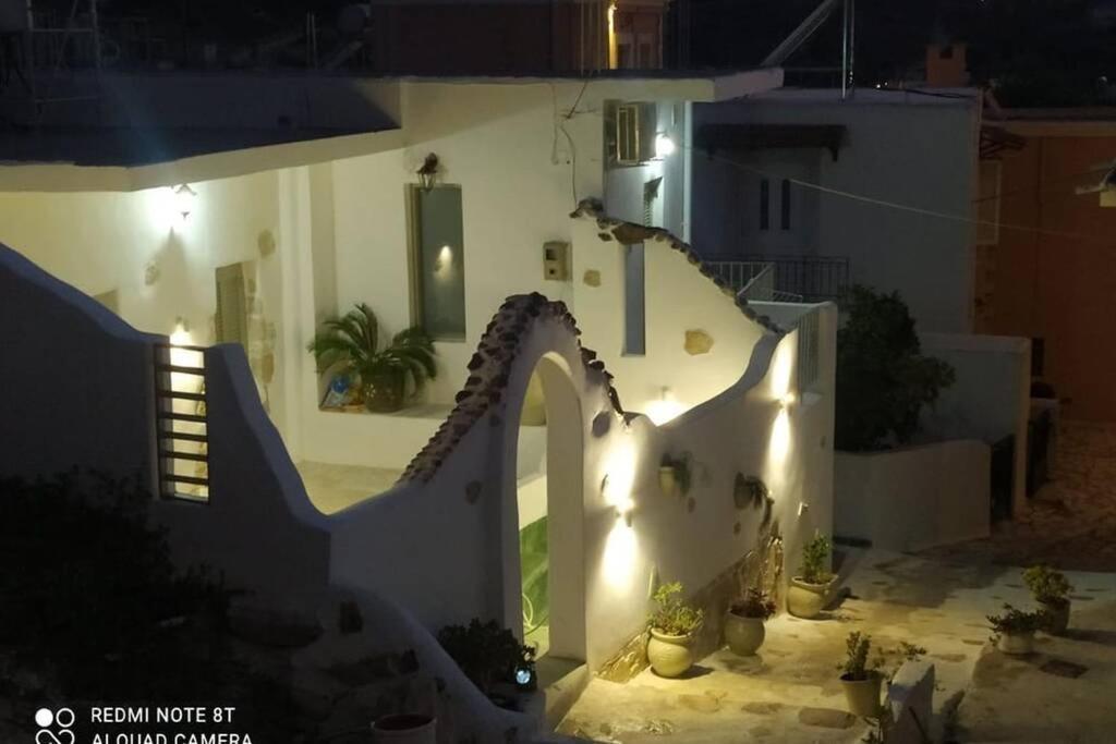 Sonia'S Luxury Apartment With Jacuzzi 卡米拉日 外观 照片