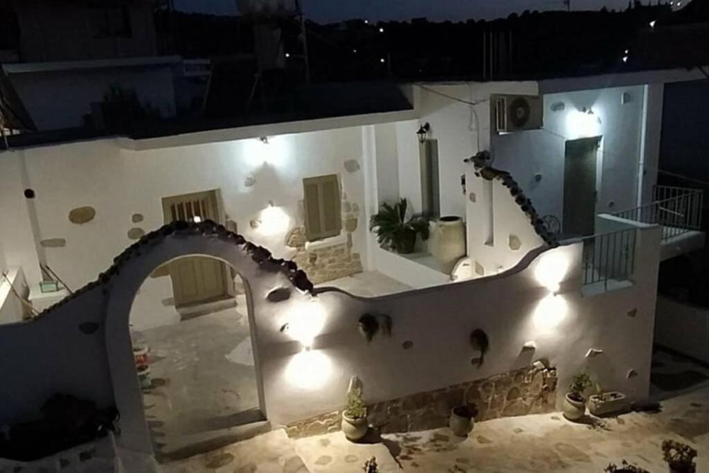 Sonia'S Luxury Apartment With Jacuzzi 卡米拉日 外观 照片